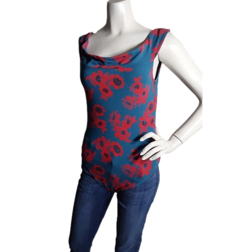 Free PEOPLE‎ CUTOUT TOP SIZE SMALL